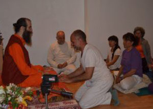 Satsang con Swami Satyananda Saraswati sobre "Los Yoga Sutras de Patañjali". 23 de octubre de 2015.  Neuquén, Argentina.