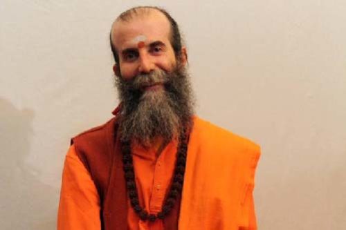 “Lo más importante del yoga se aprende en el Silencio” entrevista swami satyananda saraswati-